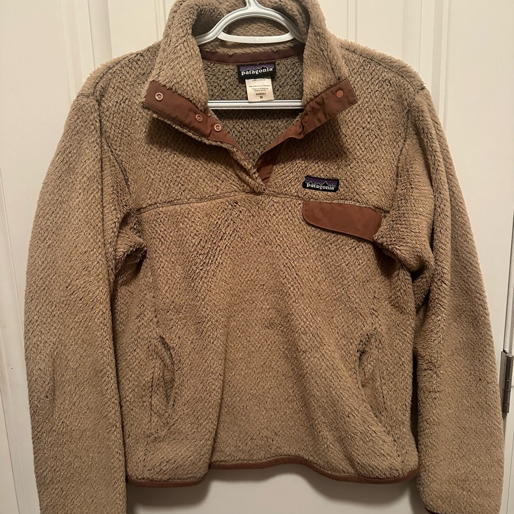 Patagonia Beige Fleece Jacket with Brown Trim